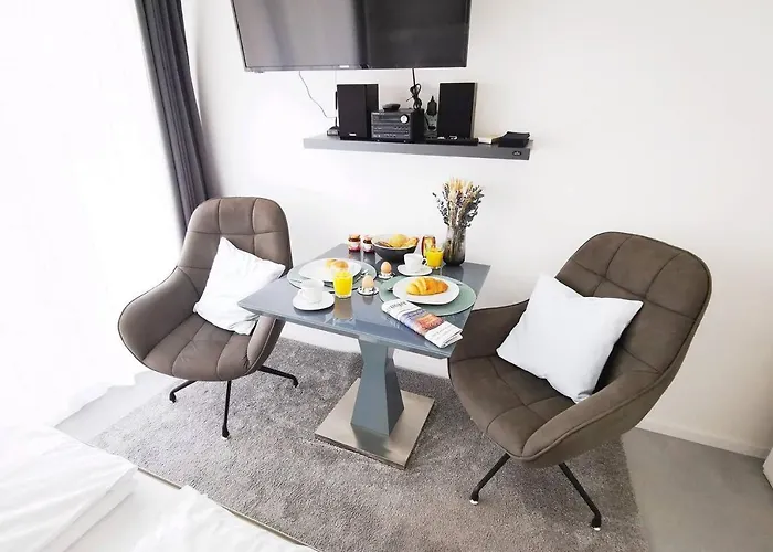 Hh 01 By Rockchair - Superhost Status - Modernes Mit Sonnigem Balkon & Premium Boxspringbetten In Winterhude - Geheimtipp * Hamburg