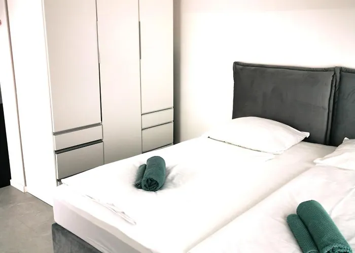 Hh 01 By Rockchair - Superhost Status - Modernes Mit Sonnigem Balkon & Premium Boxspringbetten In Winterhude - Geheimtipp
