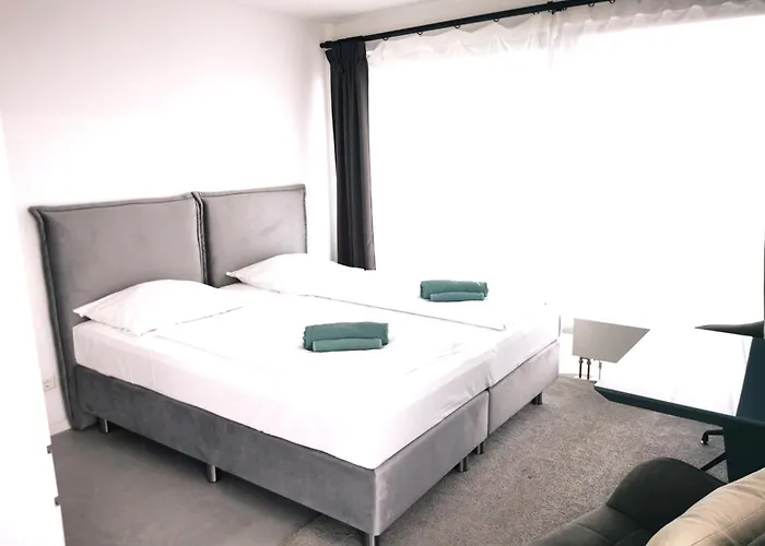 Hh 01 By Rockchair - Superhost Status - Modernes Mit Sonnigem Balkon & Premium Boxspringbetten In Winterhude - Geheimtipp